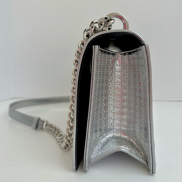 Christian Dior Diorama Silver Flap Shoulder Bag - Picture 9 of 16